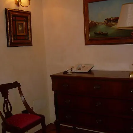 Art And Luxury Apartment Floransa